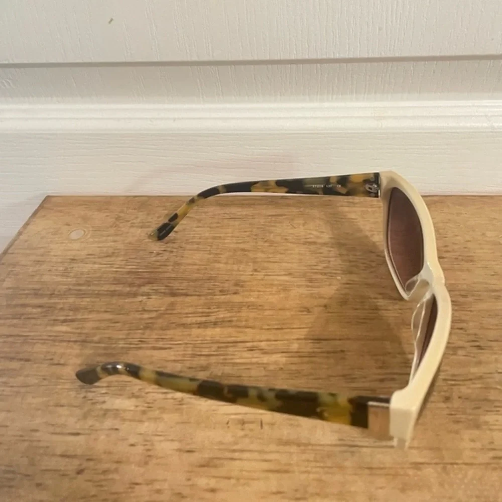 OSCAR DE LA RENTA Cream SSC5138 Cateye Sunglasses
